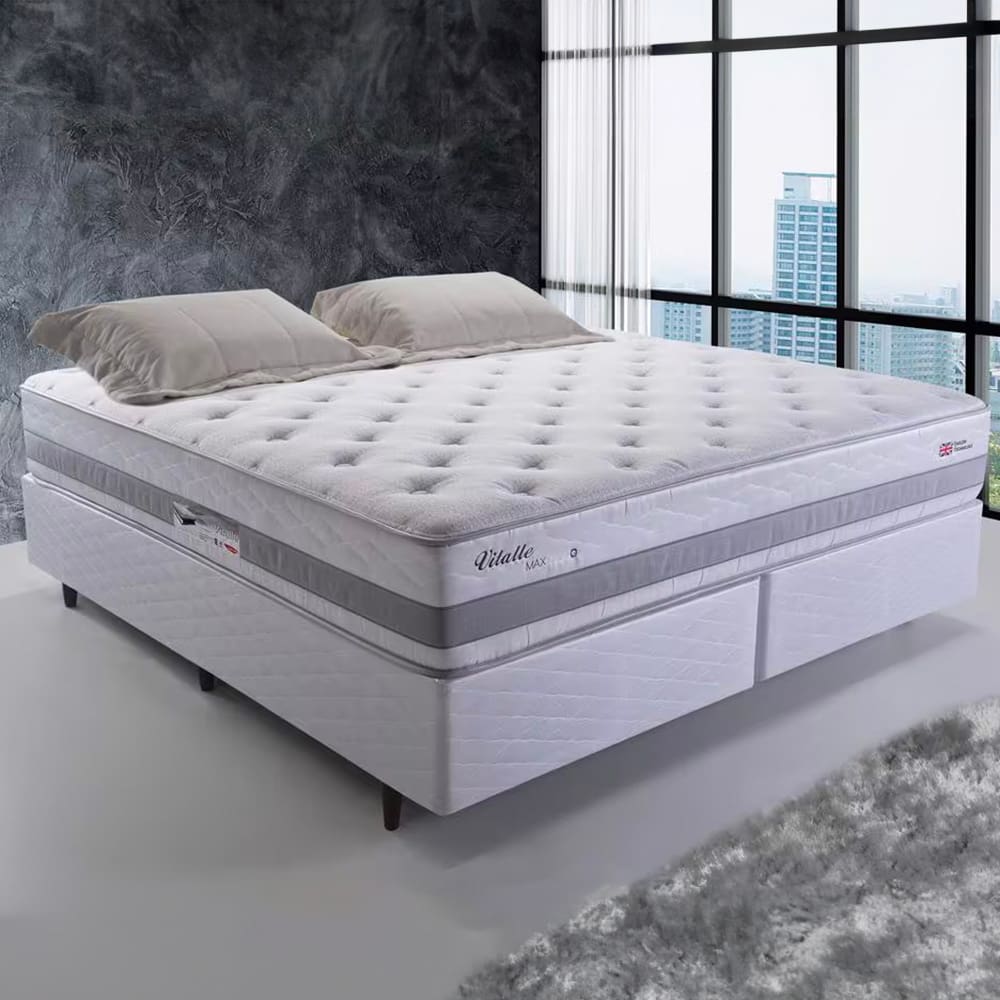 Cama King Size Herval Vitalle com Revestimento em Tecido Poliéster, Laterais com Bordado Matelassê e Colchão com Molas Maxpring 31x193x203cm – Cinza