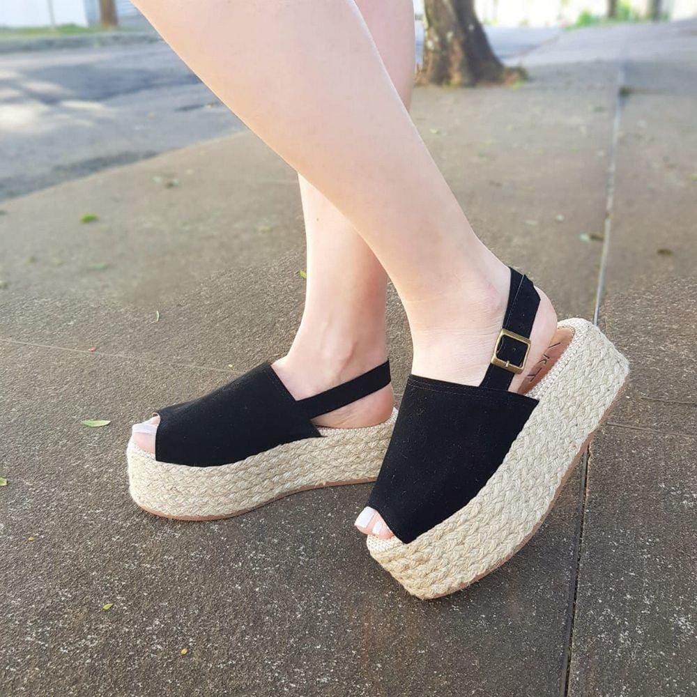 Sandália Feminina Flatform Preta Camurça Suede Semi Fechada