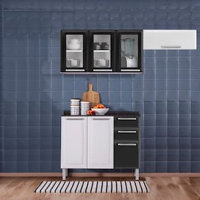 Cozinha Itatiaia Luce 7 Portas com Balcão 2 Gavetas Preto e Armários Aéreos 3 Vidros Preto / Branco