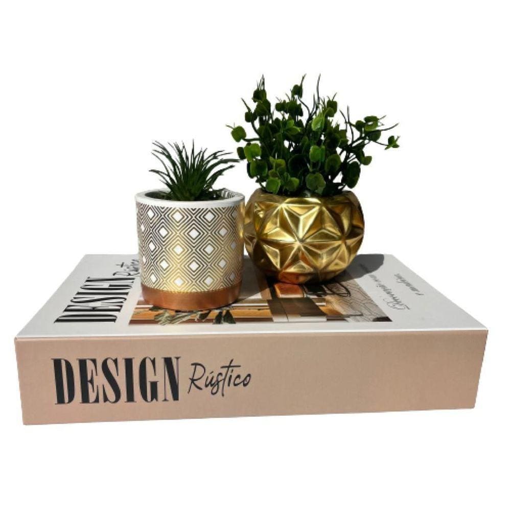 Livro decorativo, vaso dourado e vaso estampa geométrica