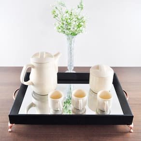 Bandeja Café Espelhada-LUXO Madeira cor PRETA 26x39x5 com alças e pés metal cor ROSÊ