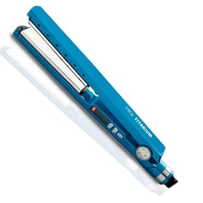 Prancha de Cabelo Profissional Titanium 450°F - Display Digital - Chapinha em Titânio com Emissão de Íons