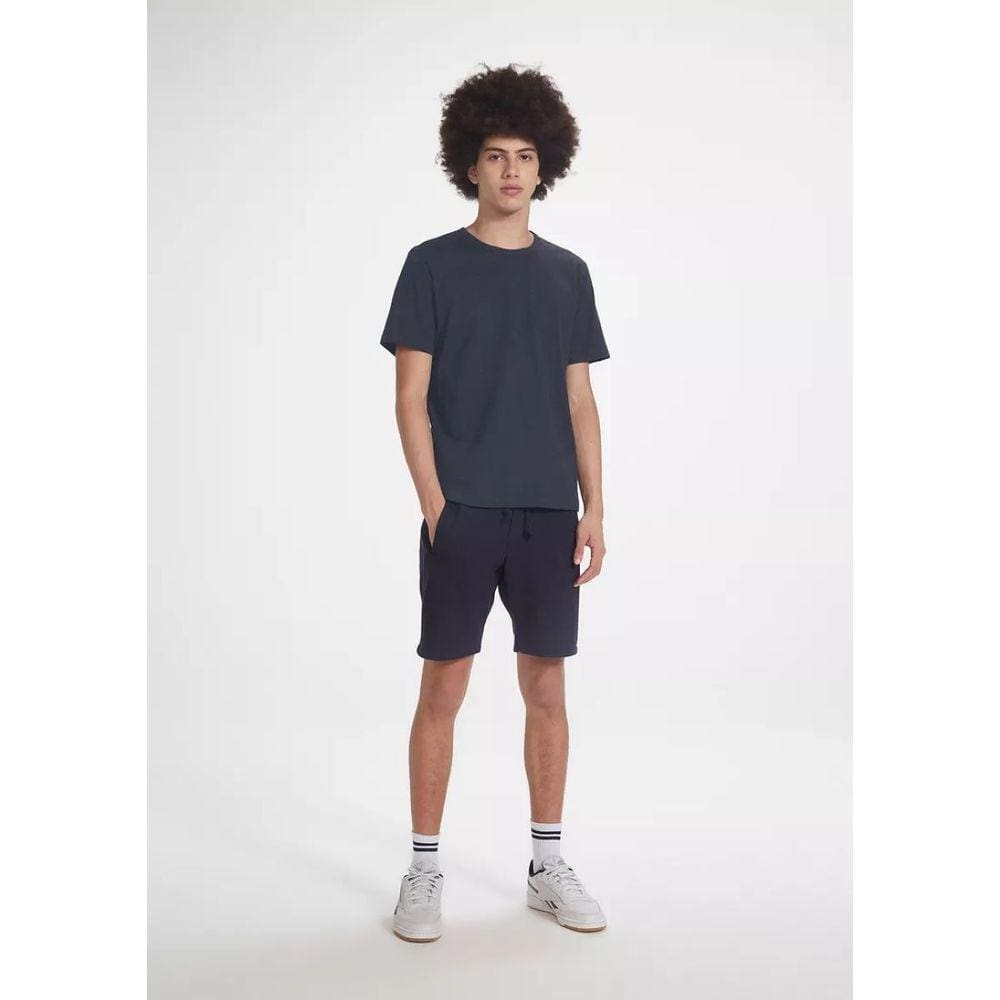 Camiseta Básica Masculina Slim Mangas Curtas