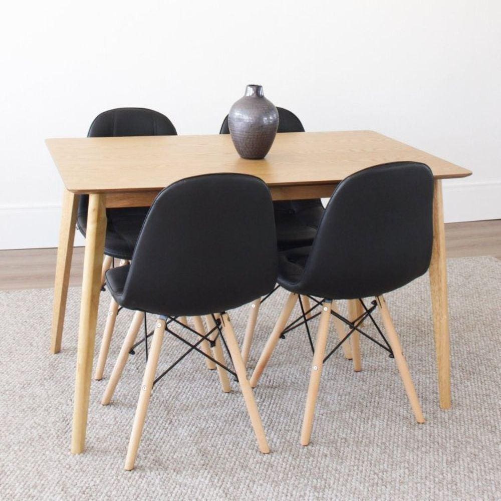 Conjunto Mesa Finlândia 120x73,5cm Tampo MDF com 4 Cadeiras Eiffel Botonê Rivatti Preto/Marroml