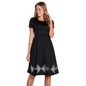 Vestido Preto com Pérolas Moda Evangélica.