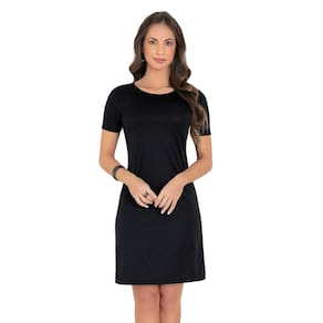 Vestido Soltinho Decote Redondo Preto.