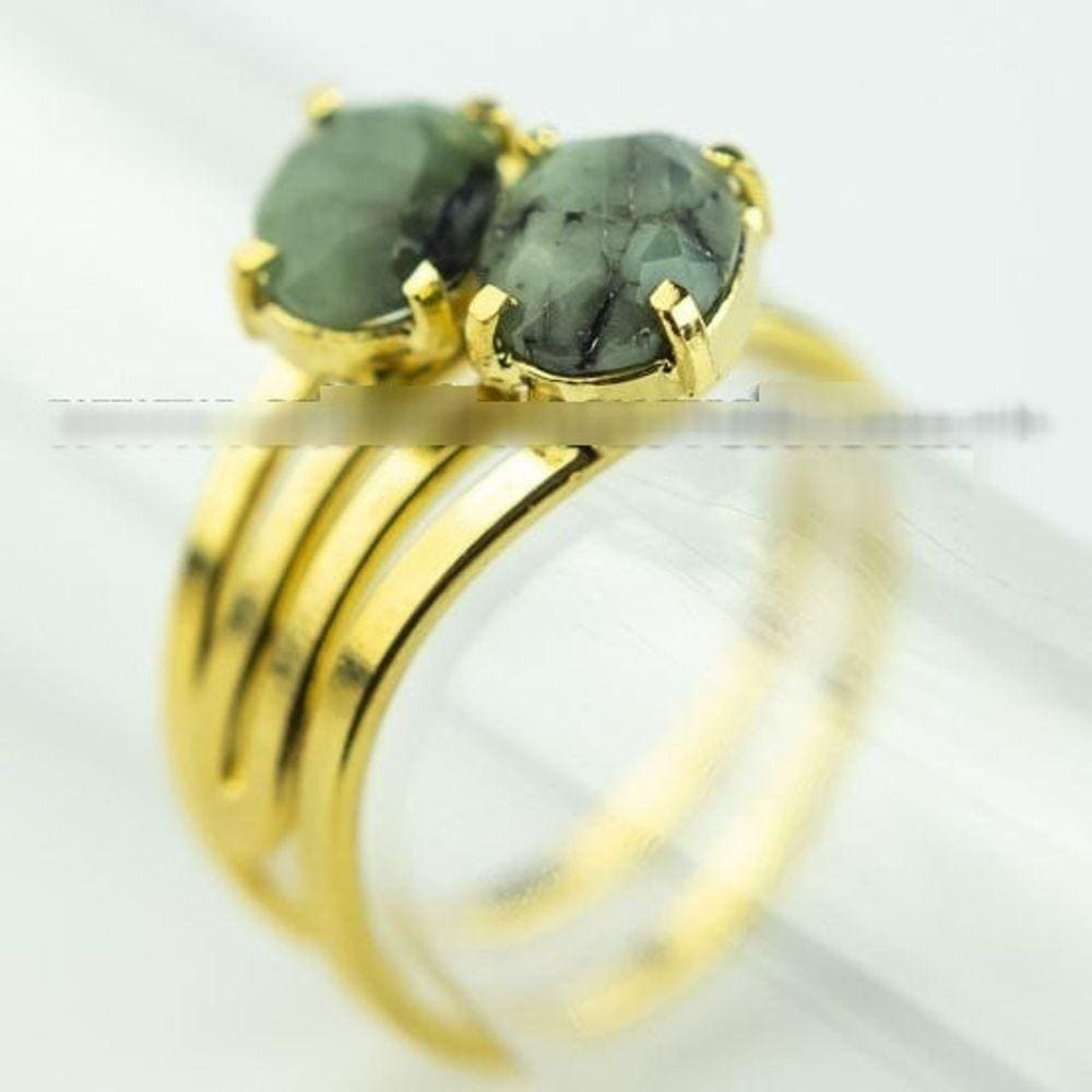 Anel 2 Pedra Esmeralda Gema Facetado Dourado Aro Ajustavel