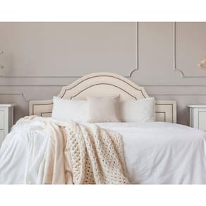 Cabeceira Queen Luxo 160x60 Courino Off White Tachas Fumê