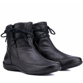 Bota Feminina Cano Curto Couro Amarração Bico Redondo Casual
