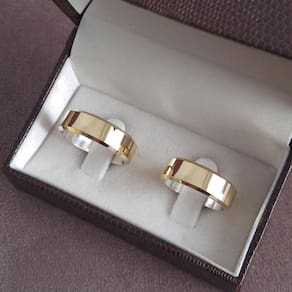 Par de Alianças Casamento/Noivado em Ouro 18k e Prata 995 6mm Chanfrada