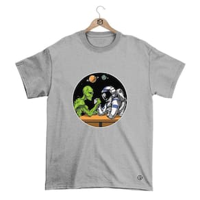 Camiseta Mafiaclub Gola Redonda Estampa ET vs ASTRO Streetwear fio 30.1 Penteado.