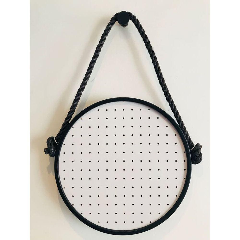 Pegboard Adnet Preto Corda Preta Fundo Branco 40 cm Redondo