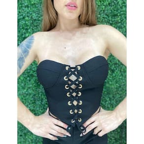 Cropped Slim com Ilhós e Tranças na Frente Preto