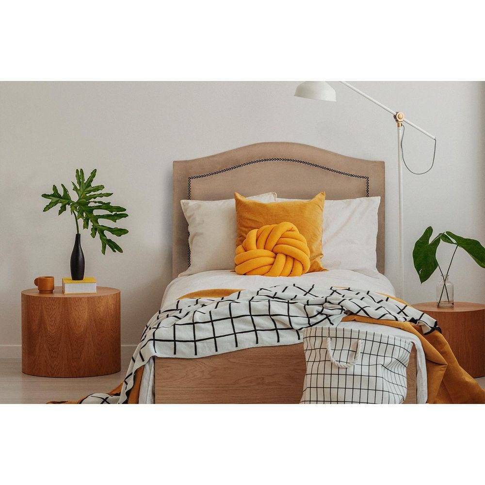 Cabeceira Solteiro Curva Luxo Suede Bege Com Tachas Fumê