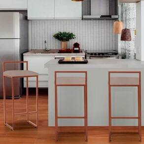 Banqueta Alta Industrial Em Aço Dori Cobre Assento Suede Bege - Cor: Bege