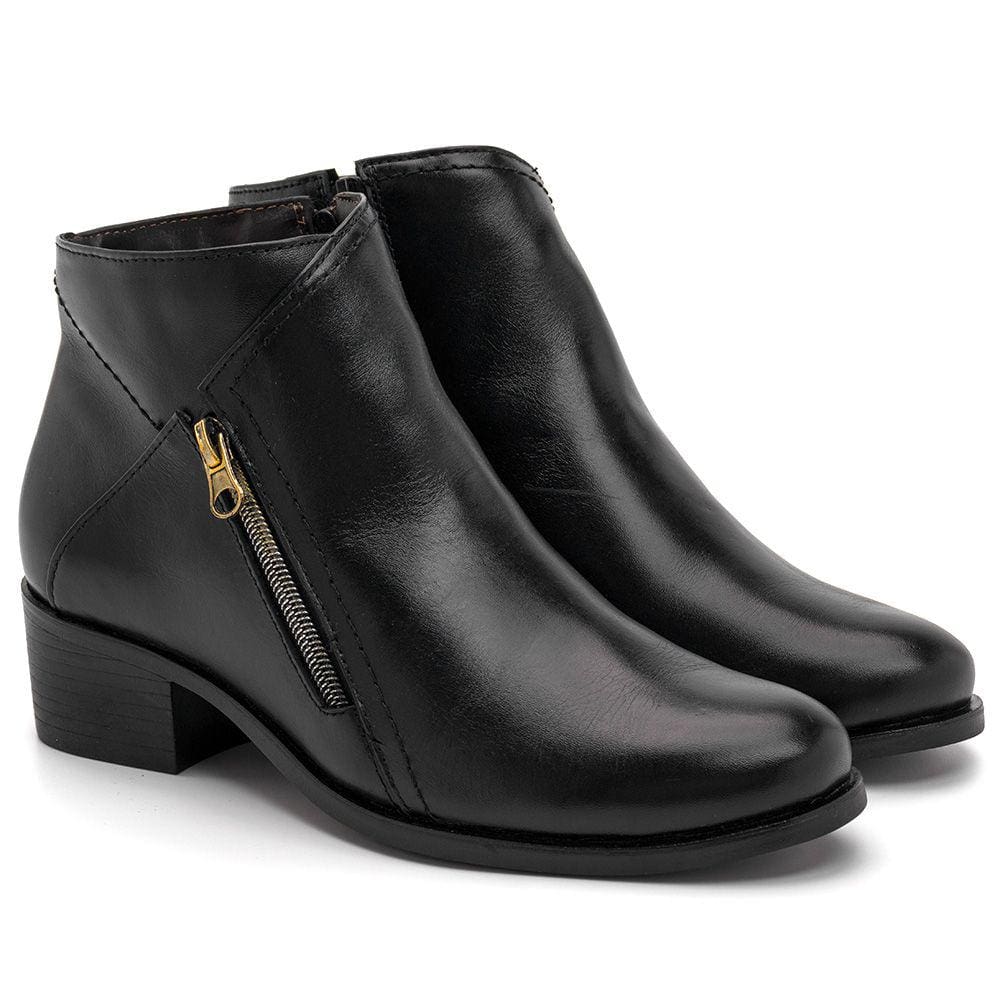 Bota Cano Curto em Couro First Concept Lisa com Salto Quadrado Baixo e Ziper