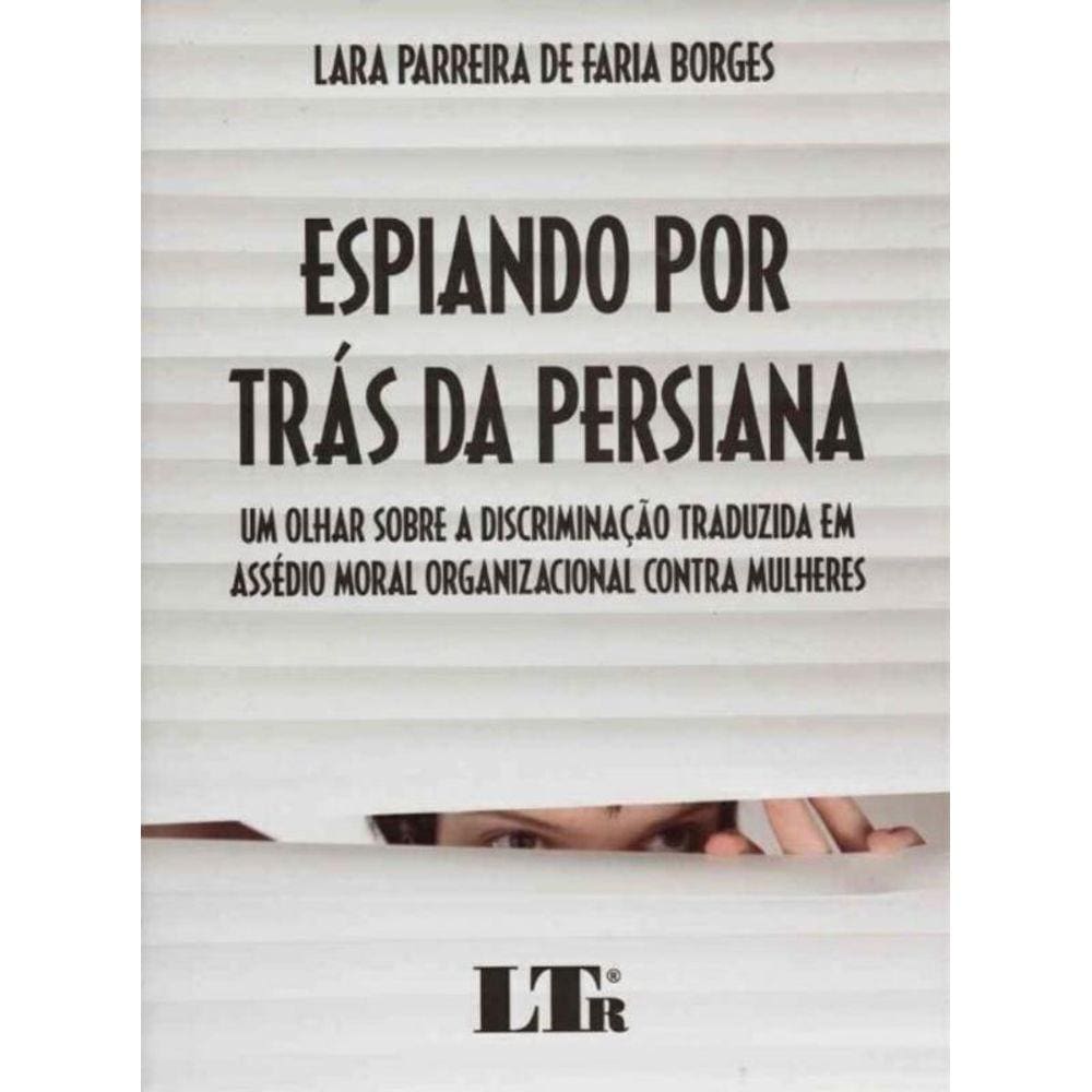 Espiando por Trás da Persiana