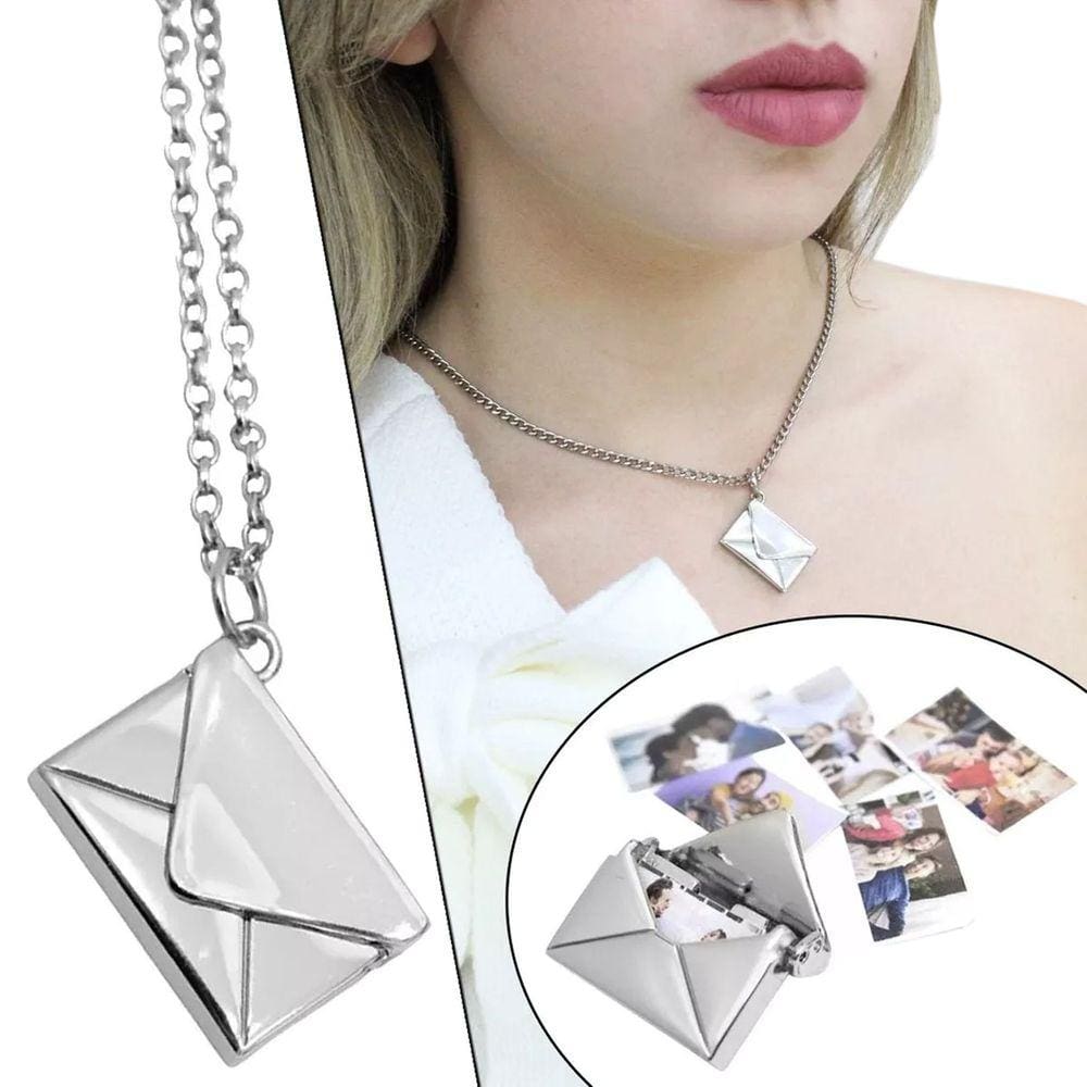 Colar Relicário Carta Prateado Semijoia Moda Feminina Corrente Grumet