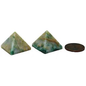 Mini Pirâmide Pedra Jadeita Verde Natural Tipo B Quéops 20mm