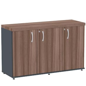 Armário Baixo Credenza Pe40 Pandin 121,50 Cm (Largura) Em Mdp Walnut E Grafito Com Três Portas