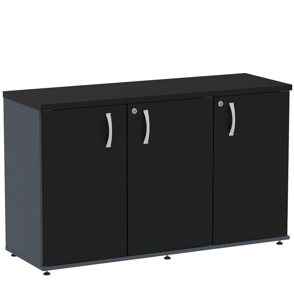 Armário Baixo Credenza PE25 Pandin 121,50 cm (largura) em MDP Cor Grafito e Preto com Três Portas