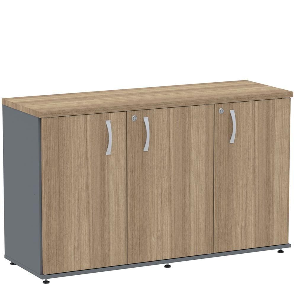 Armário Baixo Credenza PE25 Pandin 121,50 cm (largura) em MDP Cor Noce Naturalle e Grafito com Três