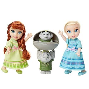 Disney Frozen Petite Anna & Elsa Dolls com Surprise Trolls Gift Set, Each Doll tem aproximadamente 6 polegadas de altura - Inclui 2 Amigos Trolls! Per