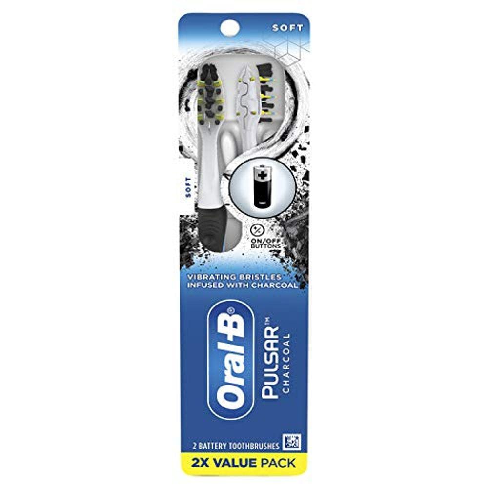Escova de dentes de bateria pulsar oral-b com cerdas infundidas de carvão, macia, 2ct