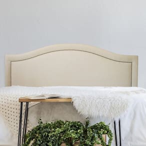 Cabeceira Queen Estofada para Cama Box com Tachas 160x60cm Curva Luxo Off White/Prata