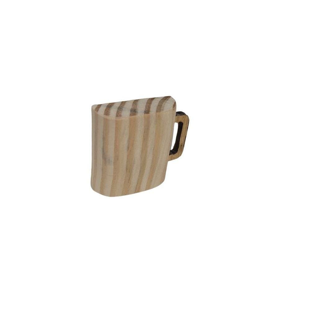 Enfeite caneca entalhada em pinus 5,5x6cm- Jeito Próprio Artesanato