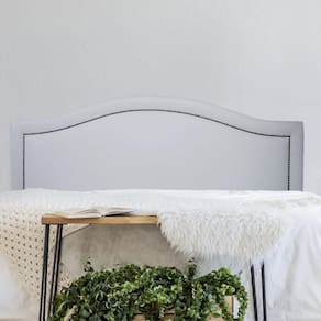 Cabeceira Queen Estofada para Cama Box com Tachas 160x60cm Curva Luxo Branco/Fumê