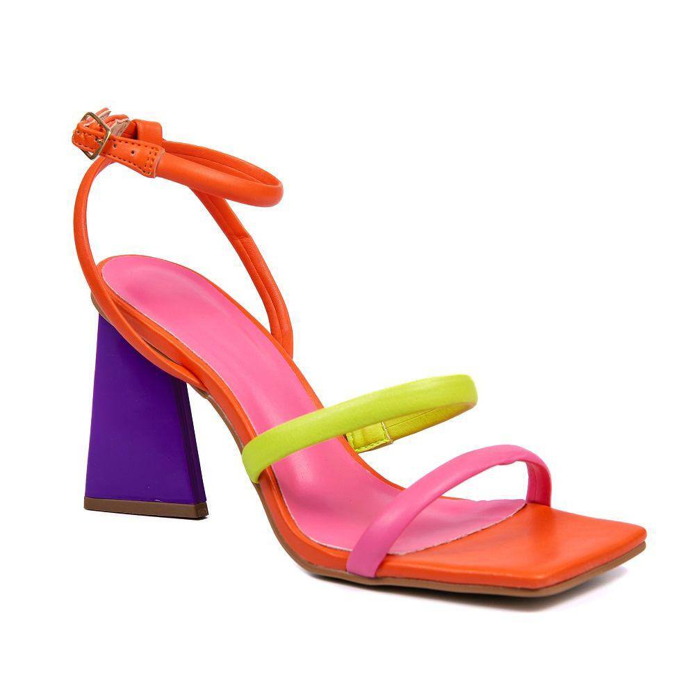 Sandalia Casual em Couro Krn Shoes com Tiras Salto Médio Triangulo