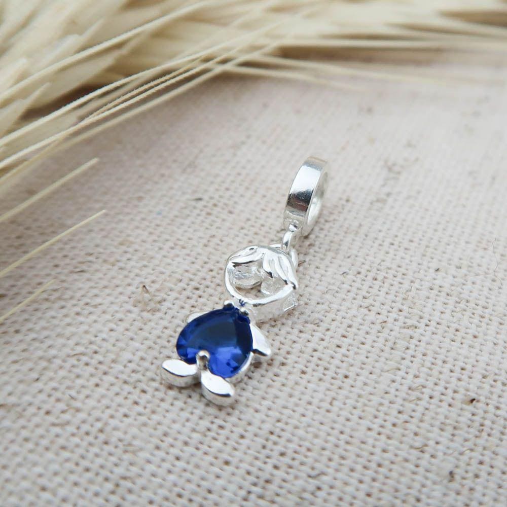Berloque Menino Com Zircônia Azul Em Prata 925