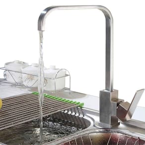 Torneira Para Cozinha Banheiro Churrasqueira Lavabo Gourmet Slim Giro de Corpo 360º Monocomando com Misturador Para Agua Quente e Fria + Mangueiras