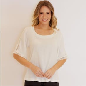 Blusa manga 3/4 detalhe em renda Virou Moda