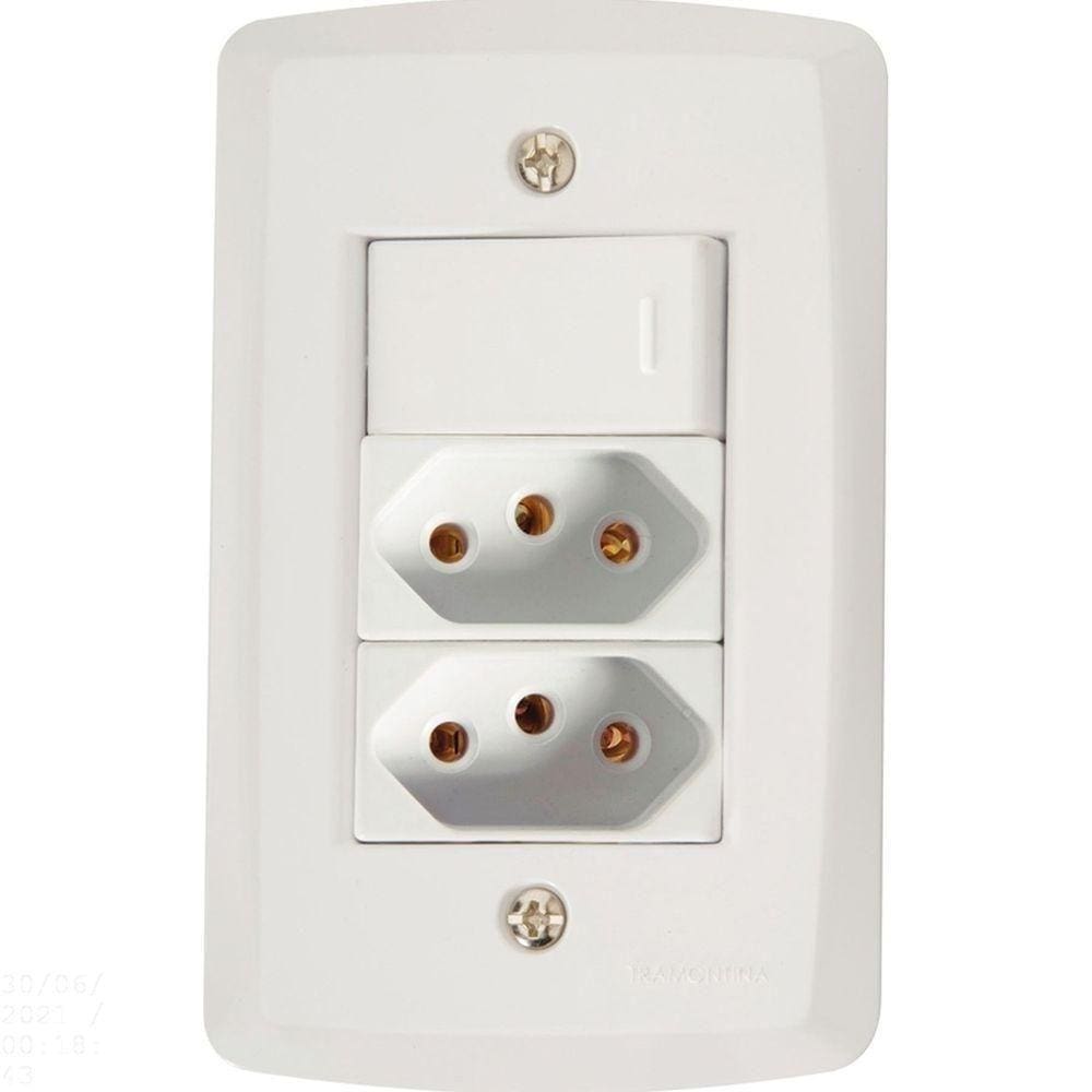 Conjunto 4x2 Com 1 Interruptor Simples 10 A 250 V E 2 Tomadas 2p+t 10 A 250 V Lux2 Branco