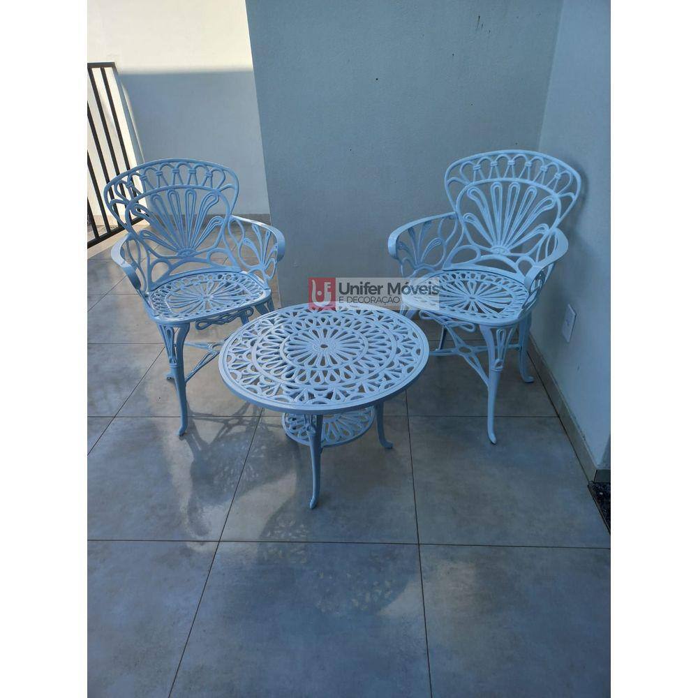 Conjunto de Mesa para Jardim Primavera com 2 Poltronas e Mesa Baixa em Alumínio Fundido Unifer Móveis