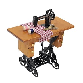 Mini máquina de costura com linha para mobília em miniatura de madeira da casa de bonecas 1/12