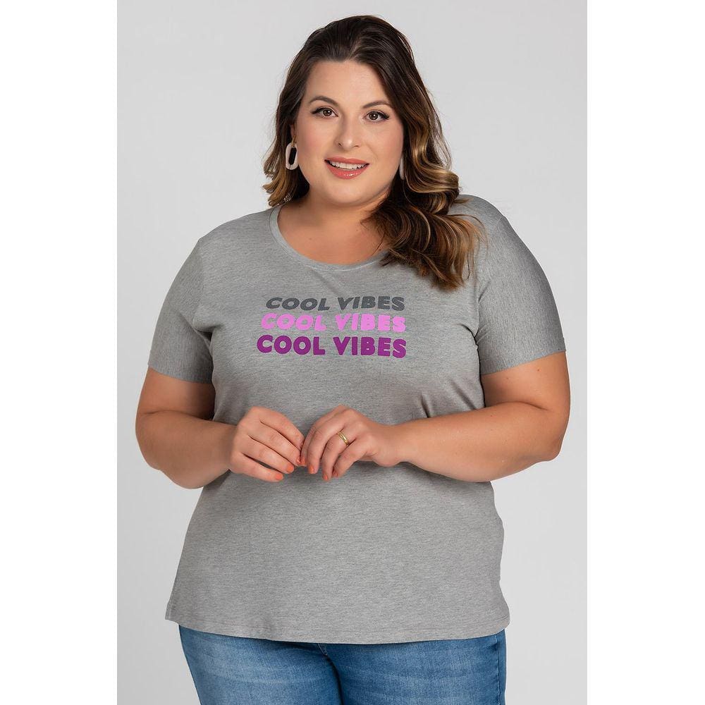 Blusa Feminina Plus Size Estampada "Cool Vibes" Visco Confort - Serena