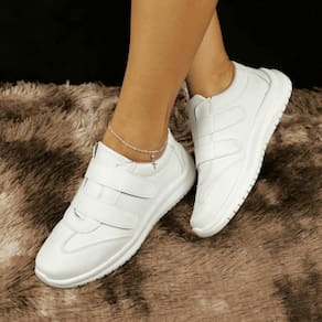 A praticidade do Tênis Feminino Cano Baixo Seu Novo Favorito de Moda Branco
