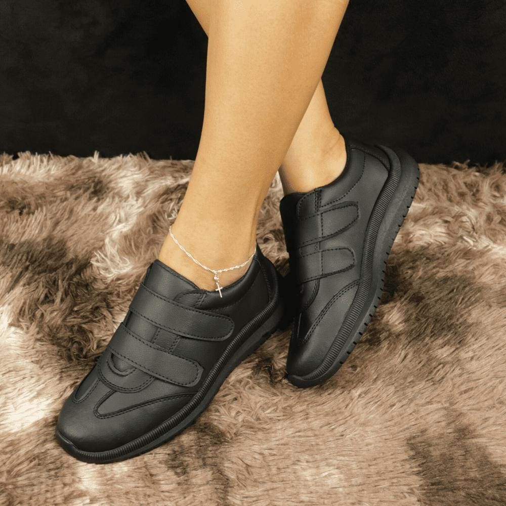 A praticidade do Tênis Feminino Cano Baixo Seu Novo Favorito de Moda Preto