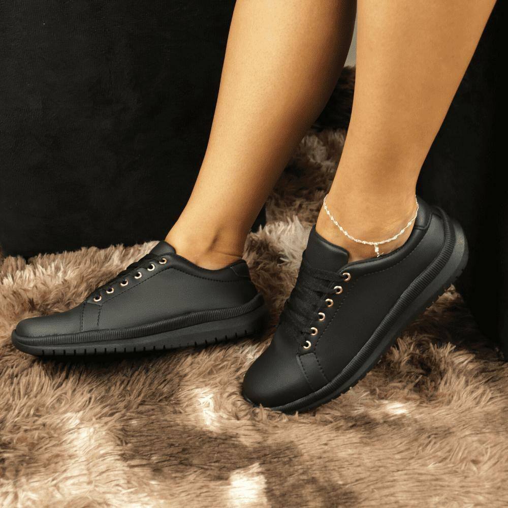 Tênis Feminino Casual de Amarração O Calçado Leve e Versátil que Você Procura Preto