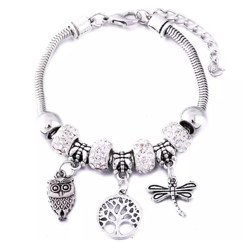 Pulseira Prateada Berloque Detalhes Borboleta Pingente V6654