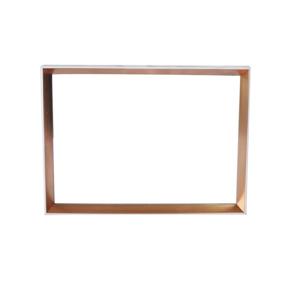 Quadro Com Moldura Retangular Em Madeira E Fundo Espelhado