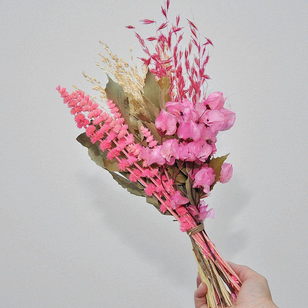 Buquê de flores desidratadas tons de rosa