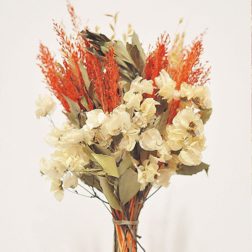 Buquê de flores desidratadas capim laranja