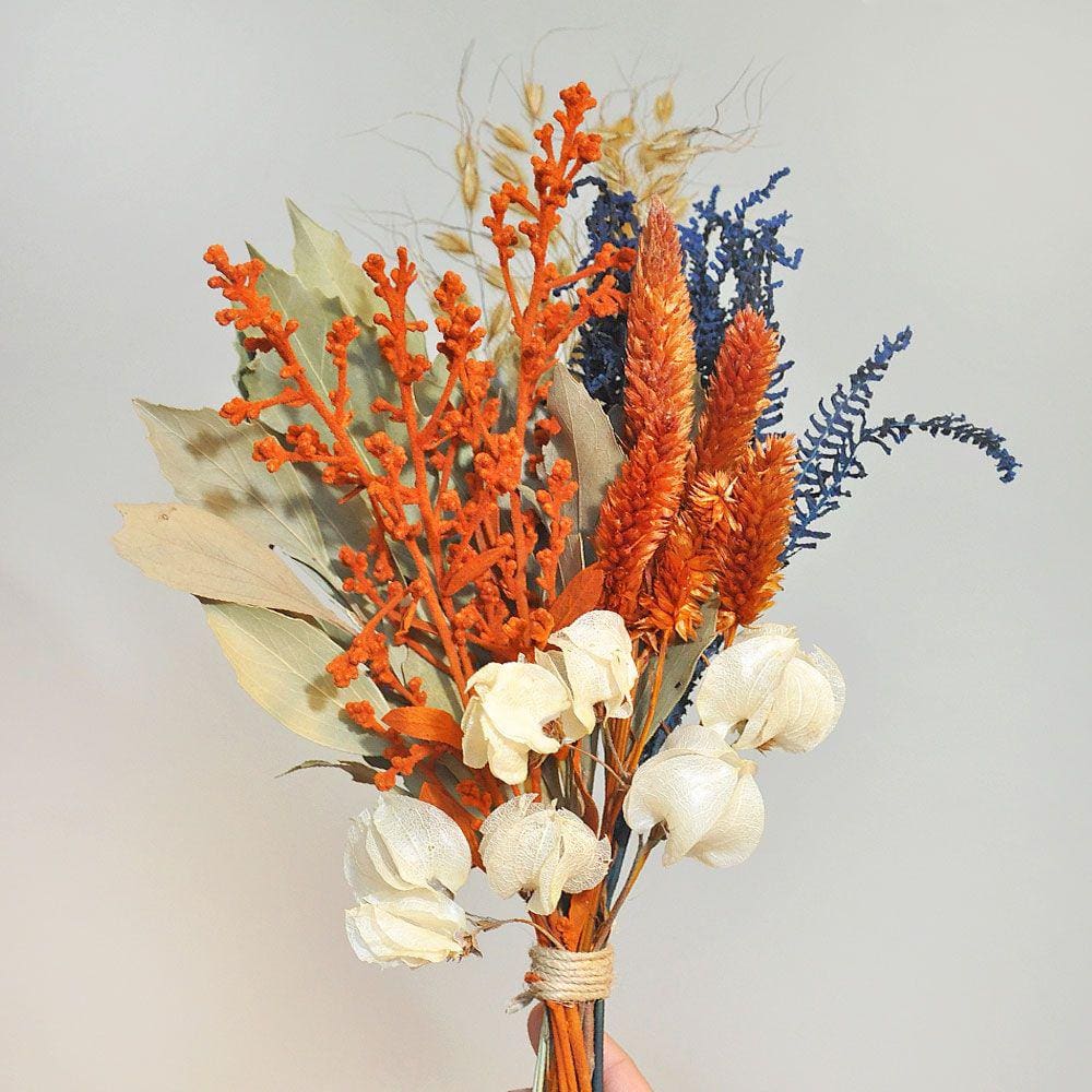 Buquê de flores desidratadas rabo de gato laranja