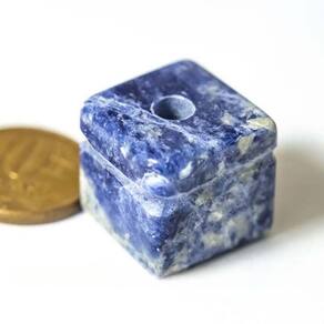 Colar Pedra Cubo Quartzo Sodalítico Difusor Aromaterapia
