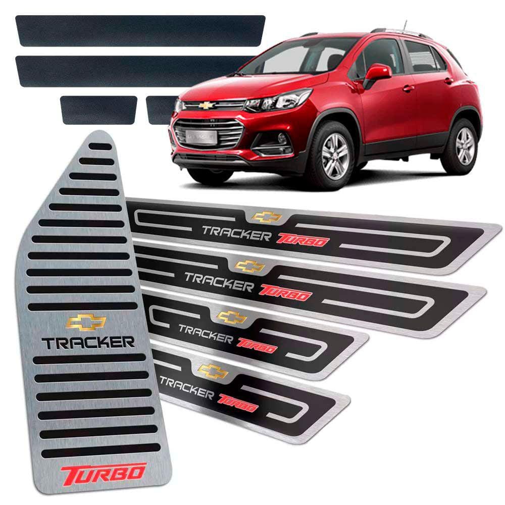 Descanso Soleira Vinil Tracker Turbo 2016/2019 Preto Relevo