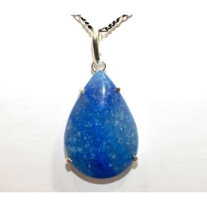 Colar Gota Lisa Pedra Quartzo Azul Natural Prata 950 Garra
